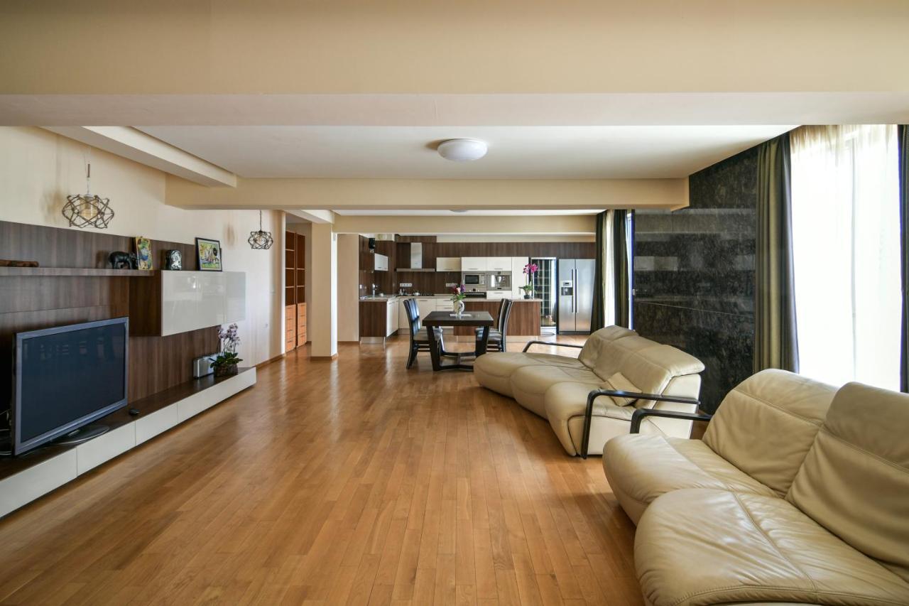 Central Flat With Monster Living Room Варна Экстерьер фото