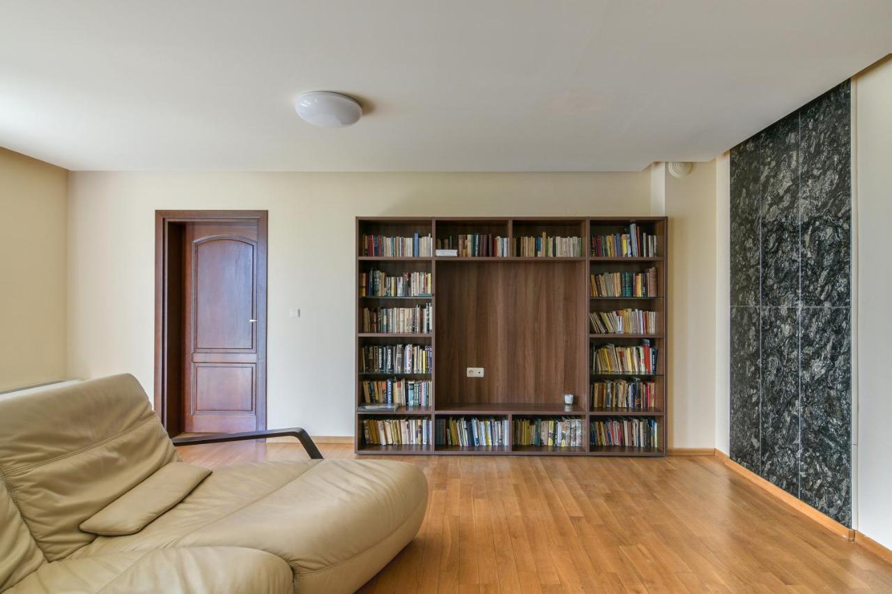 Central Flat With Monster Living Room Варна Экстерьер фото
