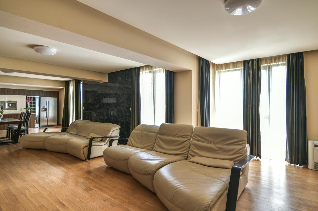 Central Flat With Monster Living Room Варна Экстерьер фото