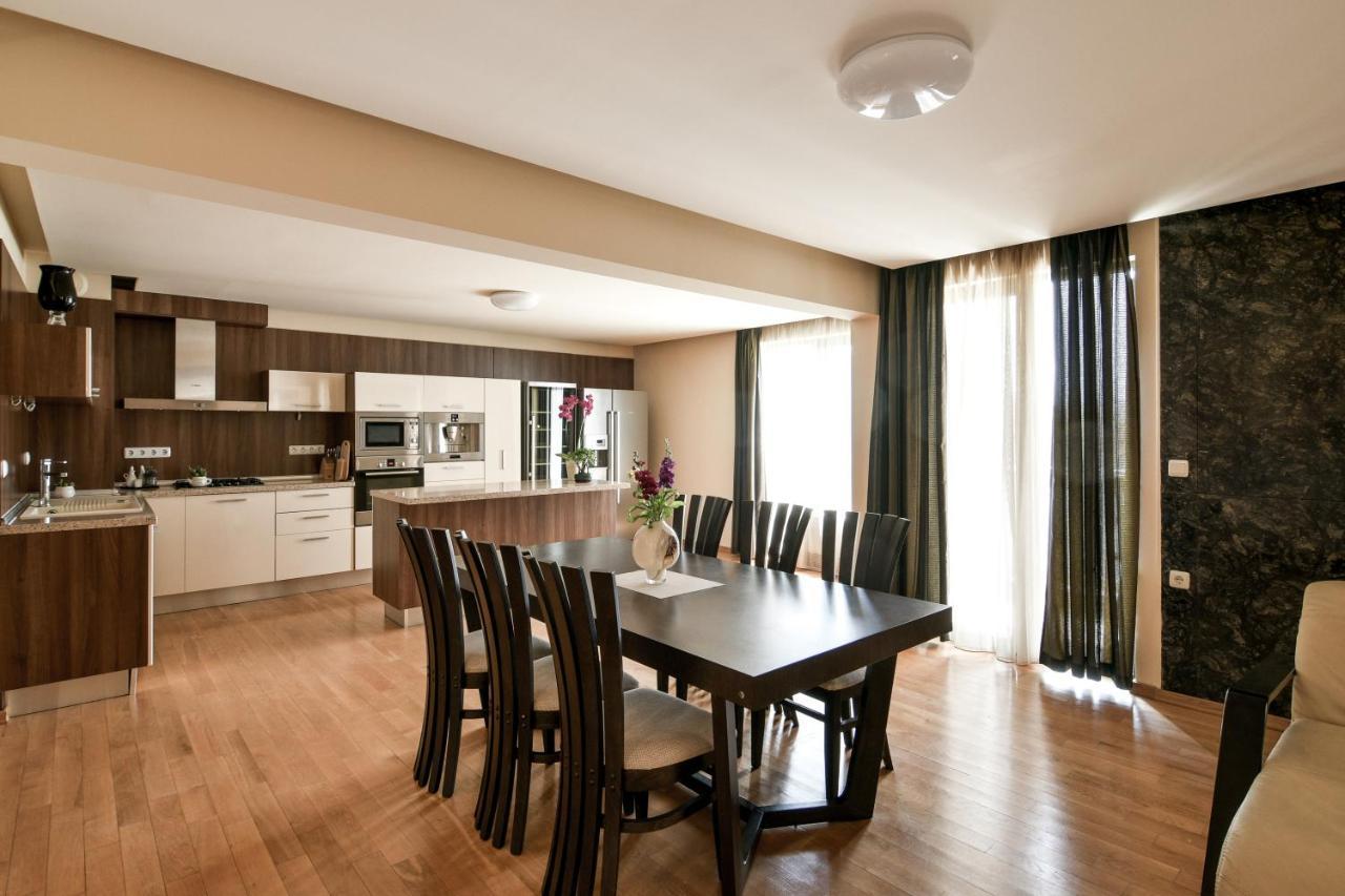 Central Flat With Monster Living Room Варна Экстерьер фото